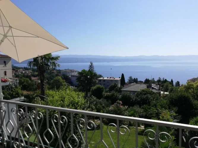 1 Bedroom Apartment with balcony and with sea view