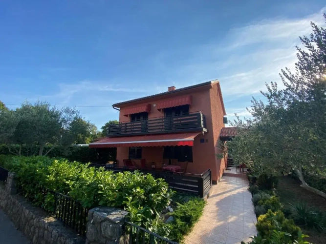 3 Bedrooms Cottage