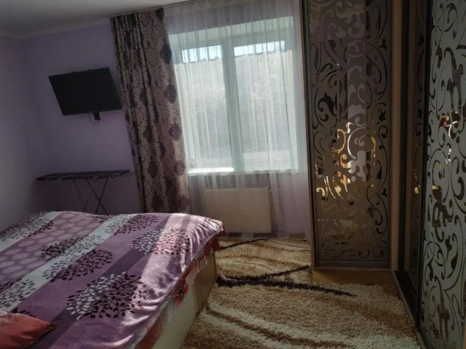 Apartment on Ivasyuka 11