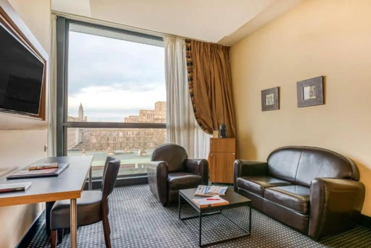 Double Suite