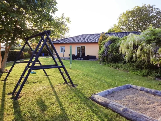 2 Bedrooms Cottage