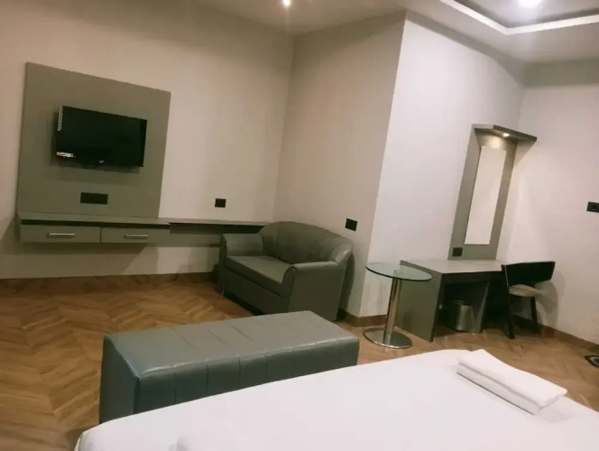 Hotel Prakhyat