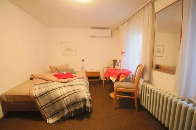 Standard Triple room with view