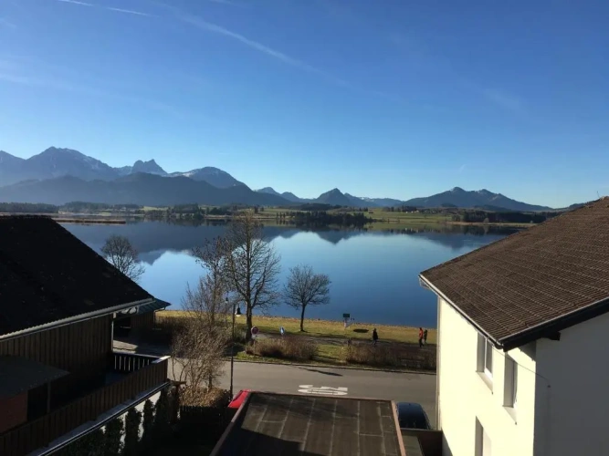 Apartment with lake view
