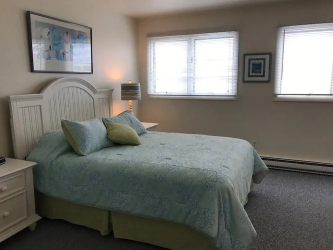 Mariners Court 206