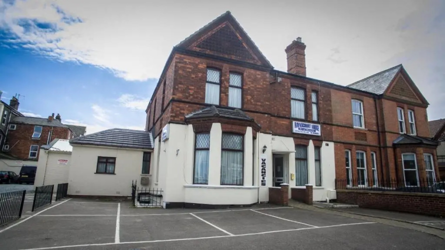 Raynscourt Lodge BB