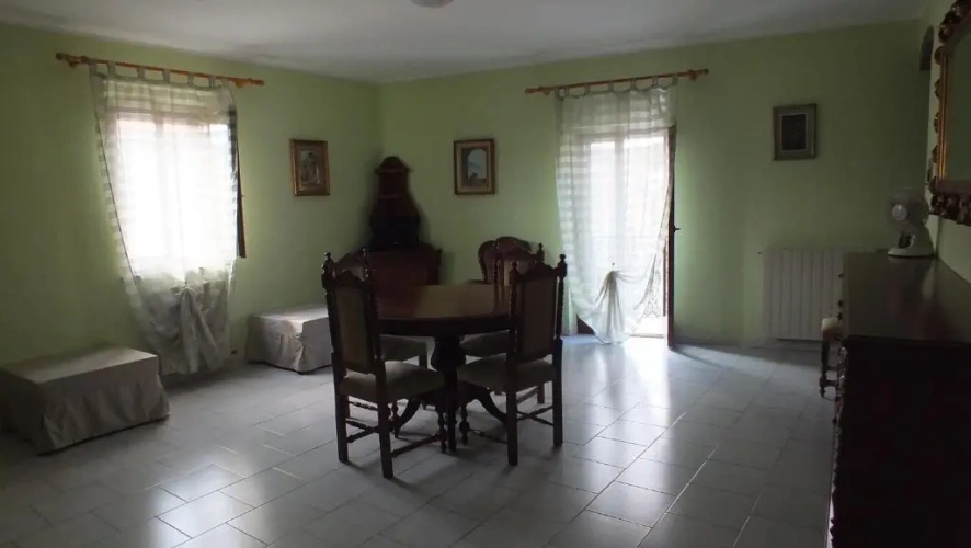 3 Bedrooms Apartment