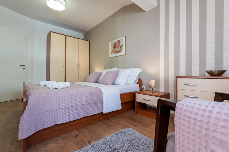 Iva Apartment