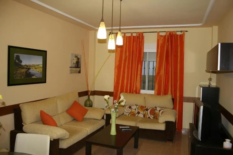 4 Bedrooms Apartment