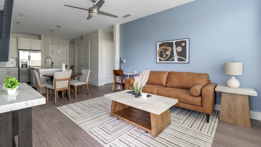 2 Bedrooms Apartment