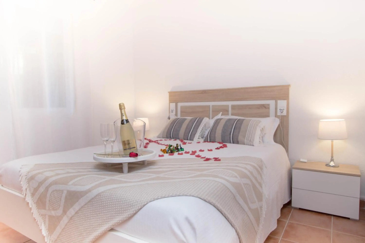 LUNA HOME Jacuzzi Love Relax