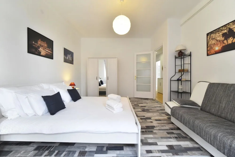 Sunny Apartment