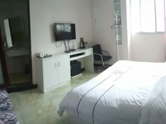 Hillcom Guest House