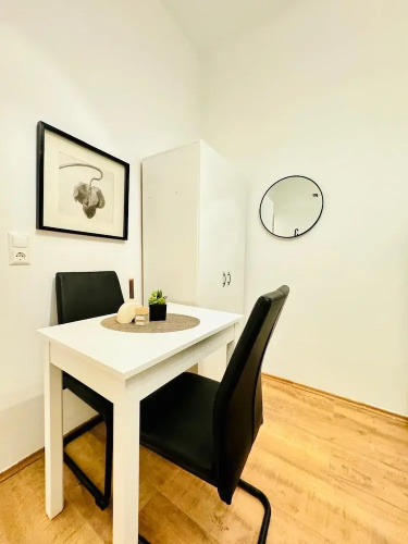 5BR Apt For 10 Walk to Kaufpark Alterlaa
