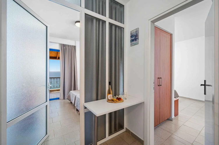 Ariadne- Apanema Studios and Apts