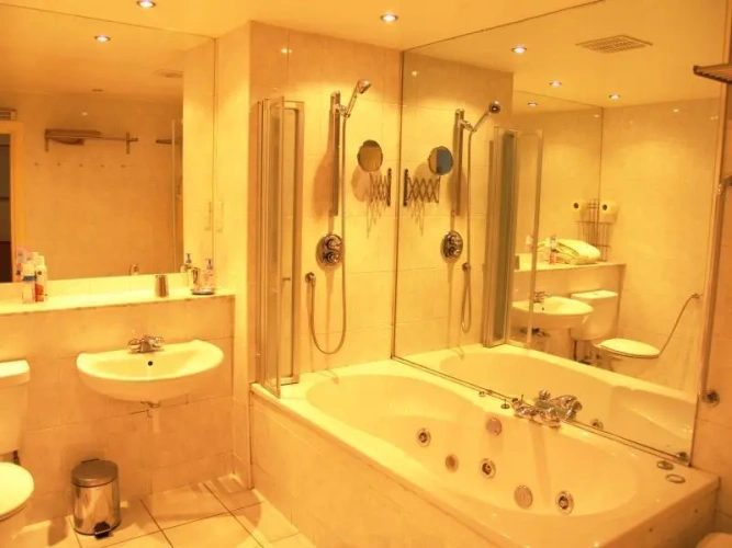 Standard Sextuple Apartment