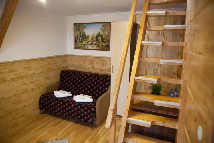 Standard Triple room with balcony