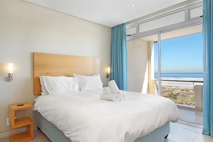 Leisure Bay 214