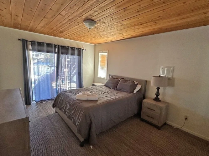 4 Bedrooms Cottage