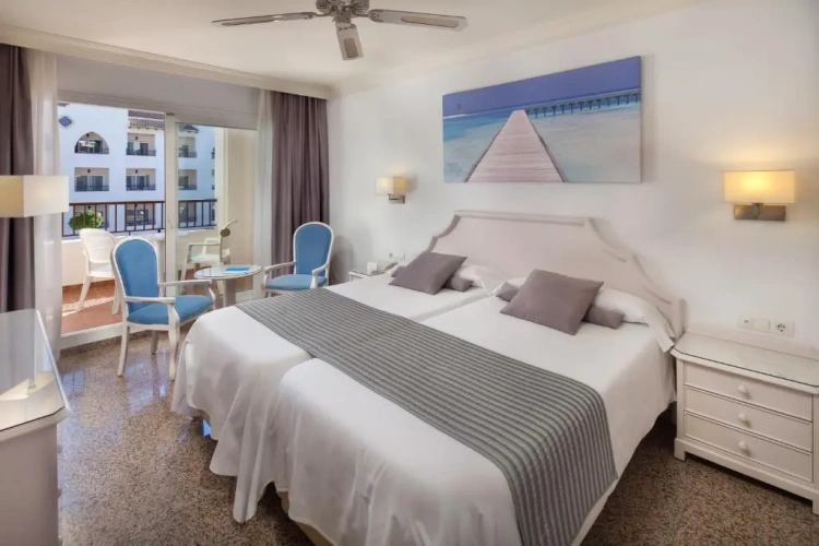 Twin room
