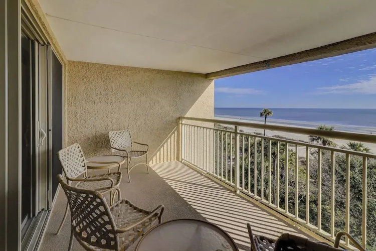 Captains Walk 481 by RedAwning