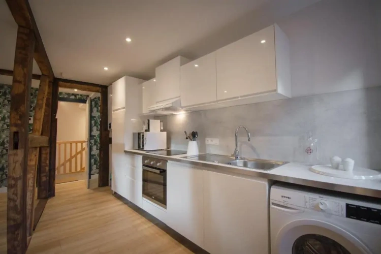 3 Bedrooms Apartment