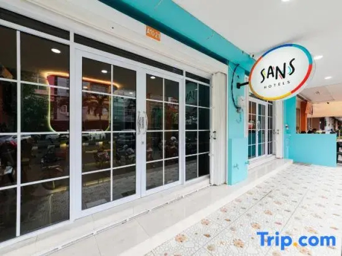Sans Hotel Cengkareng