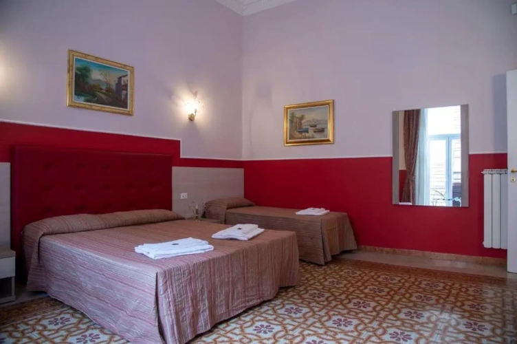 Standard Triple room