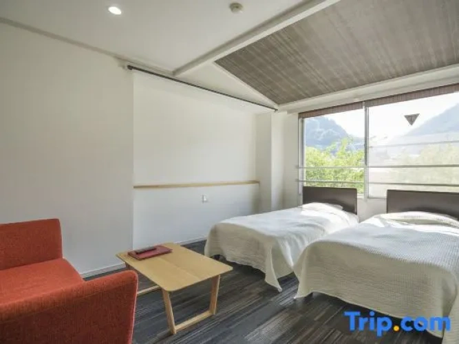 Standard Twin room with mountain view