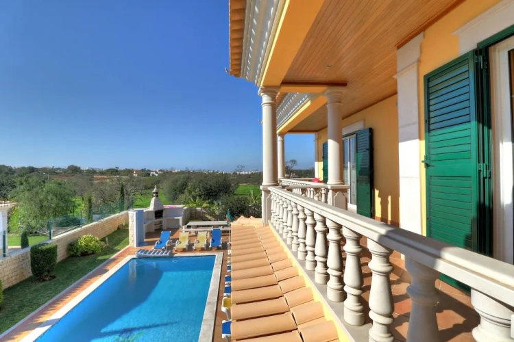 5 Bedrooms Villa with balcony