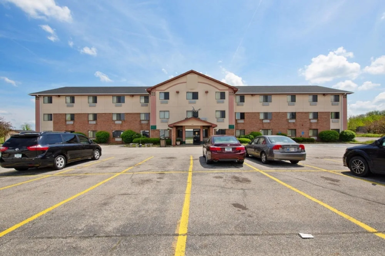 Super 8 Motel - Portage