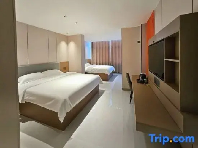 Longkou Huayi Collection Hotel