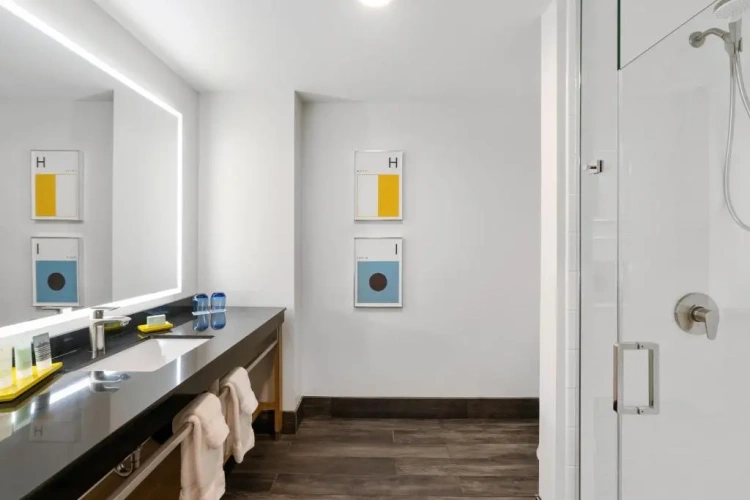 Standard Quadruple room with harbour view
