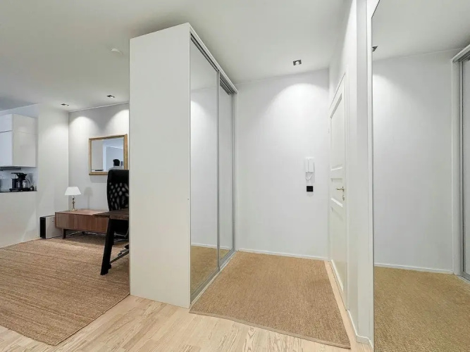 Stylish Downtown 2BR Flat with Sauna and Work Area
