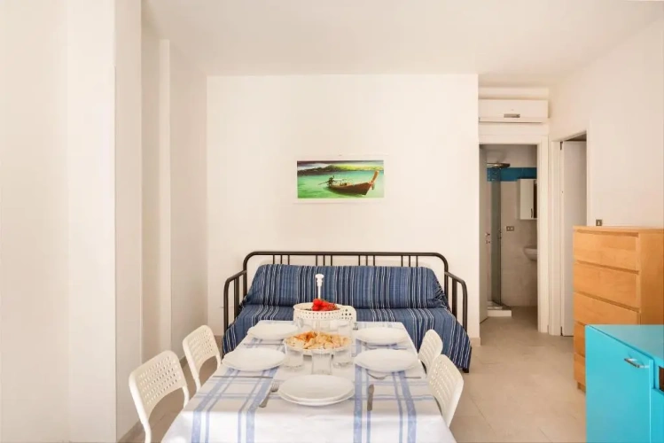 2 Bedrooms Quadruple Apartment