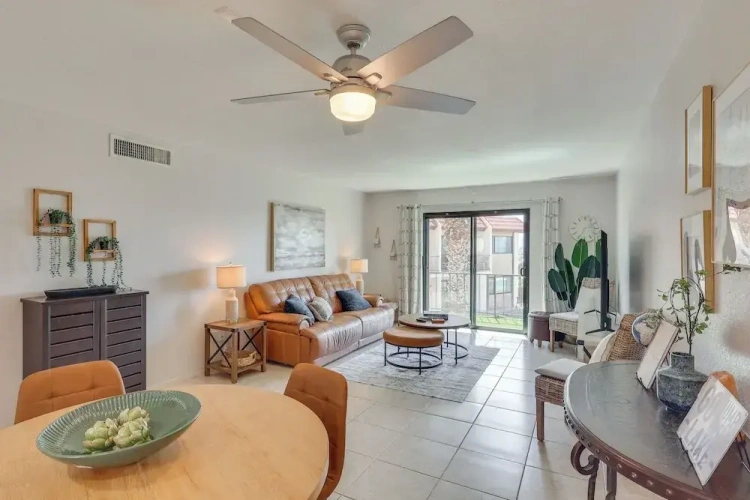 2 Bedrooms Apartment