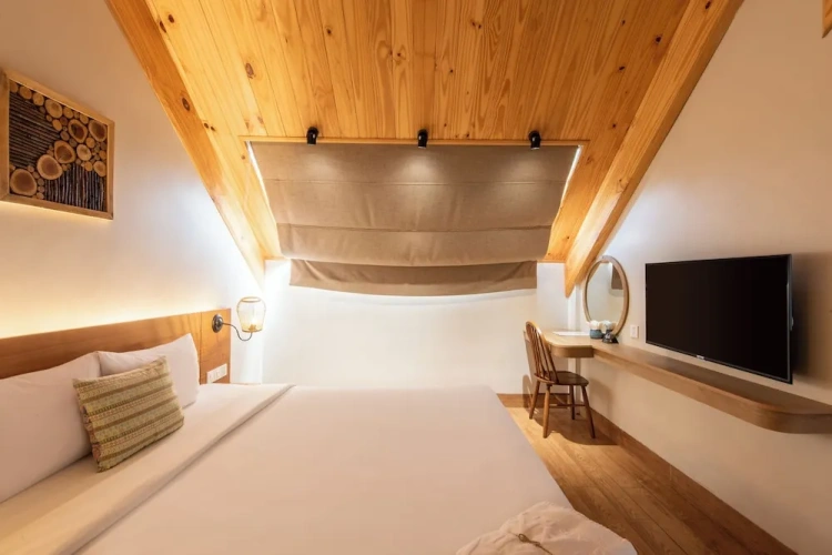 Standard Double room with balcony and with lake view