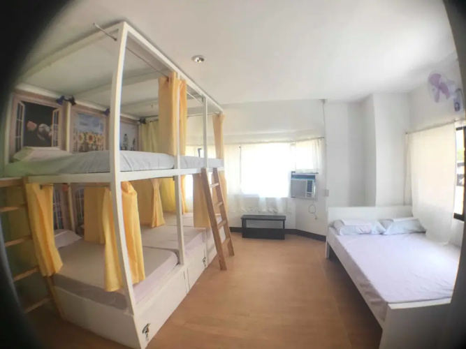 HIS Capsule Hostel