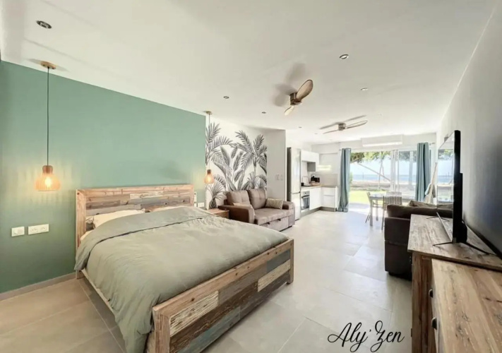 Aly'Zen - Studio de charme. Pieds dans l'eau (mer)