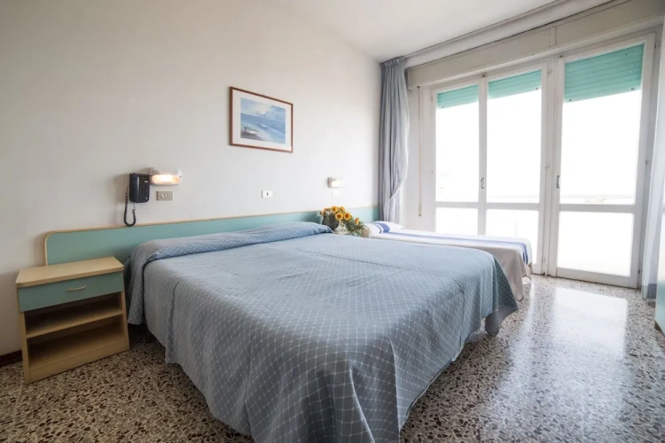Standard Triple room with balcony