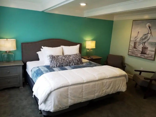 Seaside Oceanfront Inn