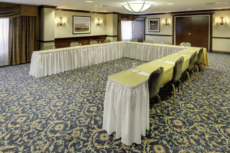 Hampton Inn & Suites Cleveland-Beachwood photo 20