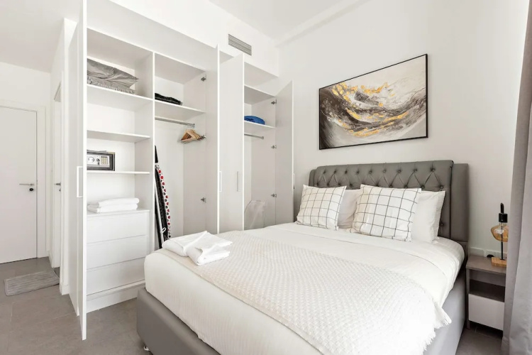 Silkhaus Chic Studio Private Beach Pixel Tower