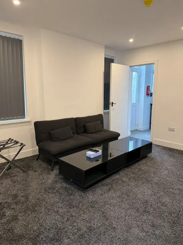 Lutom 2 Bed Flat - 1 With Sofa bed Sleeps 4