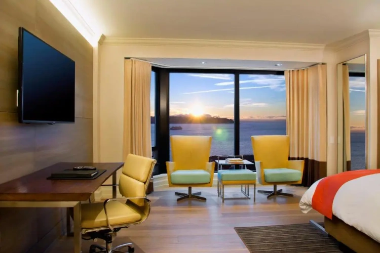 Standard room with water view