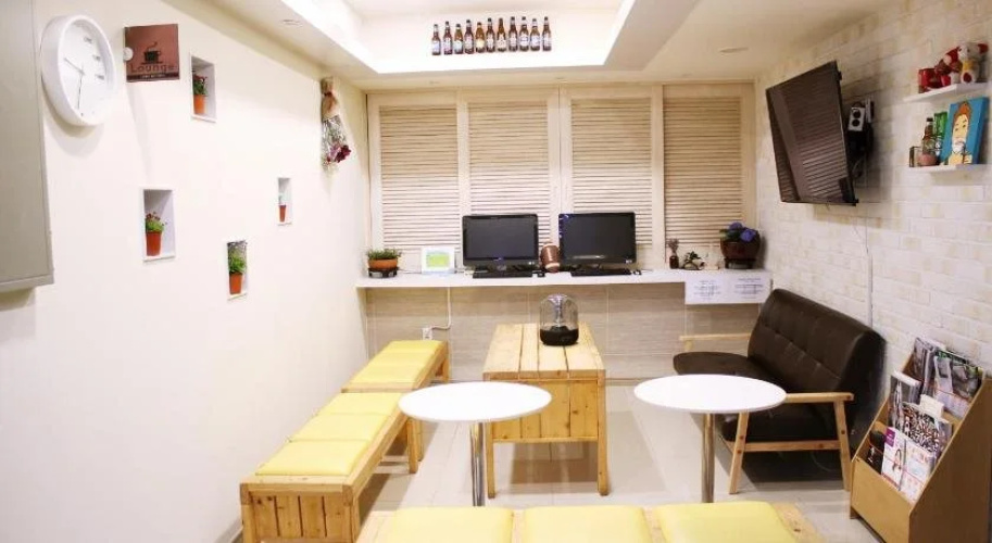 Maya Guesthouse - Hostel