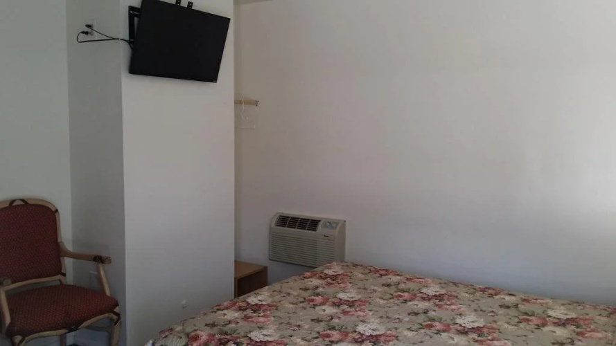 Thomas Motel