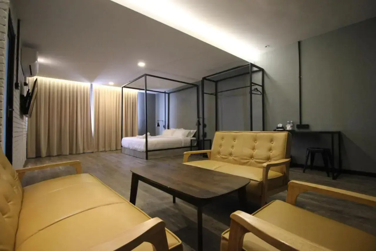 68 Hotel