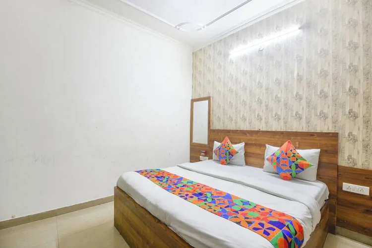 Fabhotel Divine