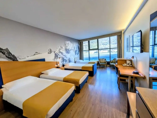 Deluxe Quadruple room